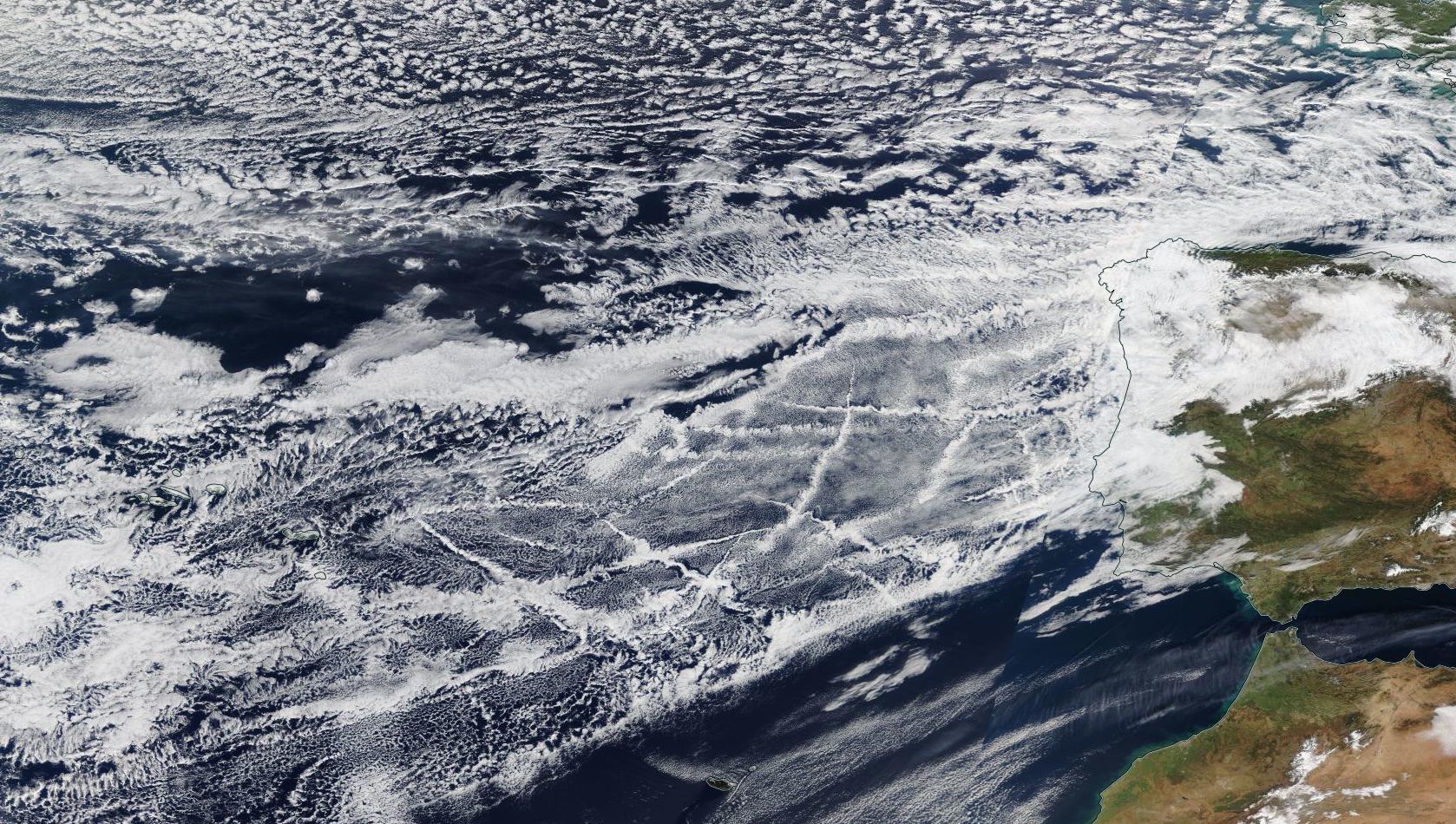 Shiptracks over the Bay of Biscay as seen from MODIS